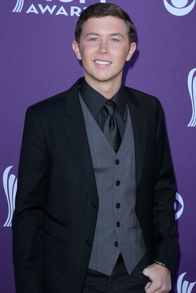 scotty-mccreery-2012-acm-awards-01